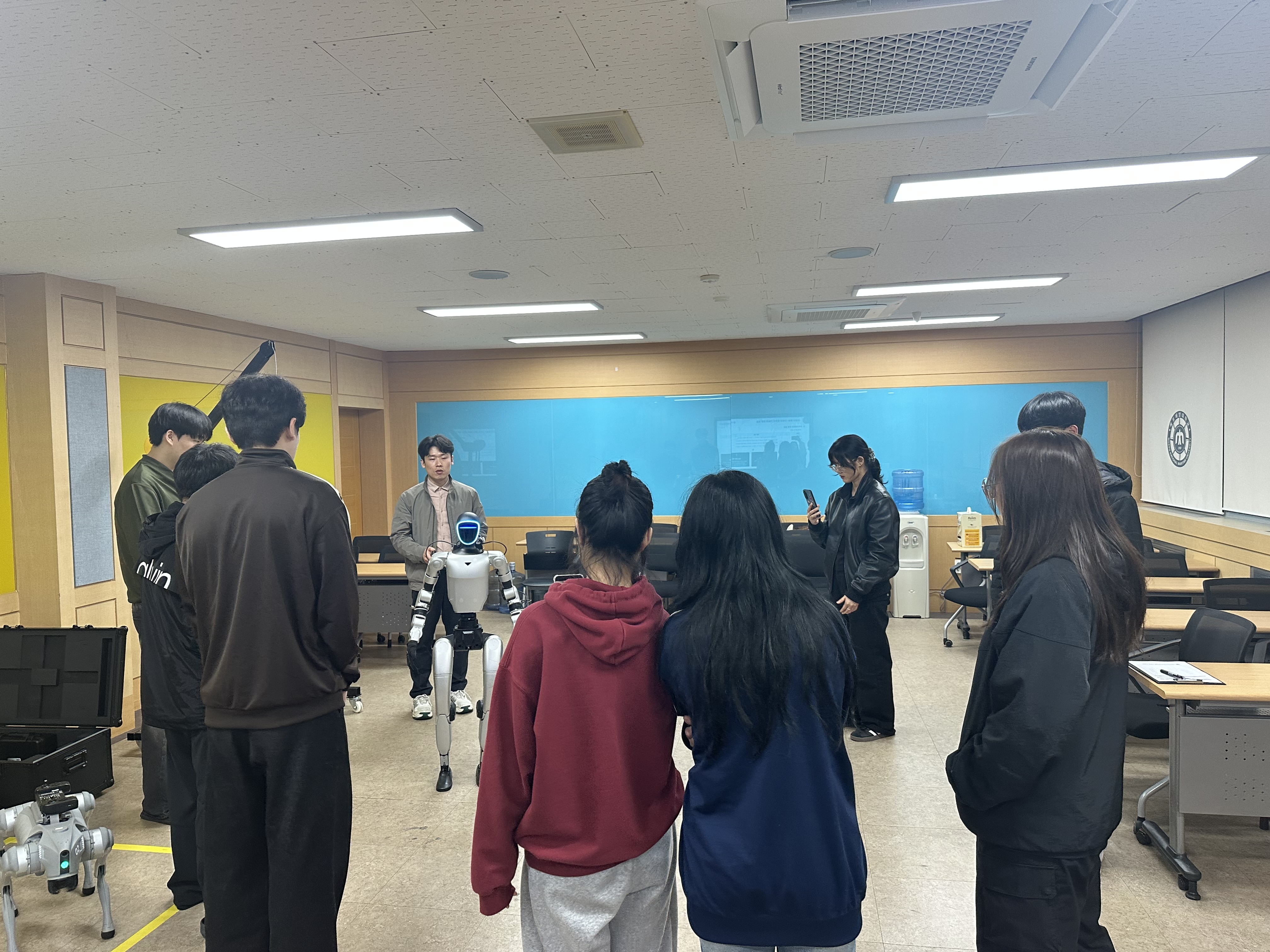 2026학년도 휴머노이드 로봇 및 4족 보행로봇 체험교육(1차) 실시 첨부이미지 : 2026학년도 휴머노이드 로봇 및 4족 보행로봇 체험교육(1차) 실시4.jpg 