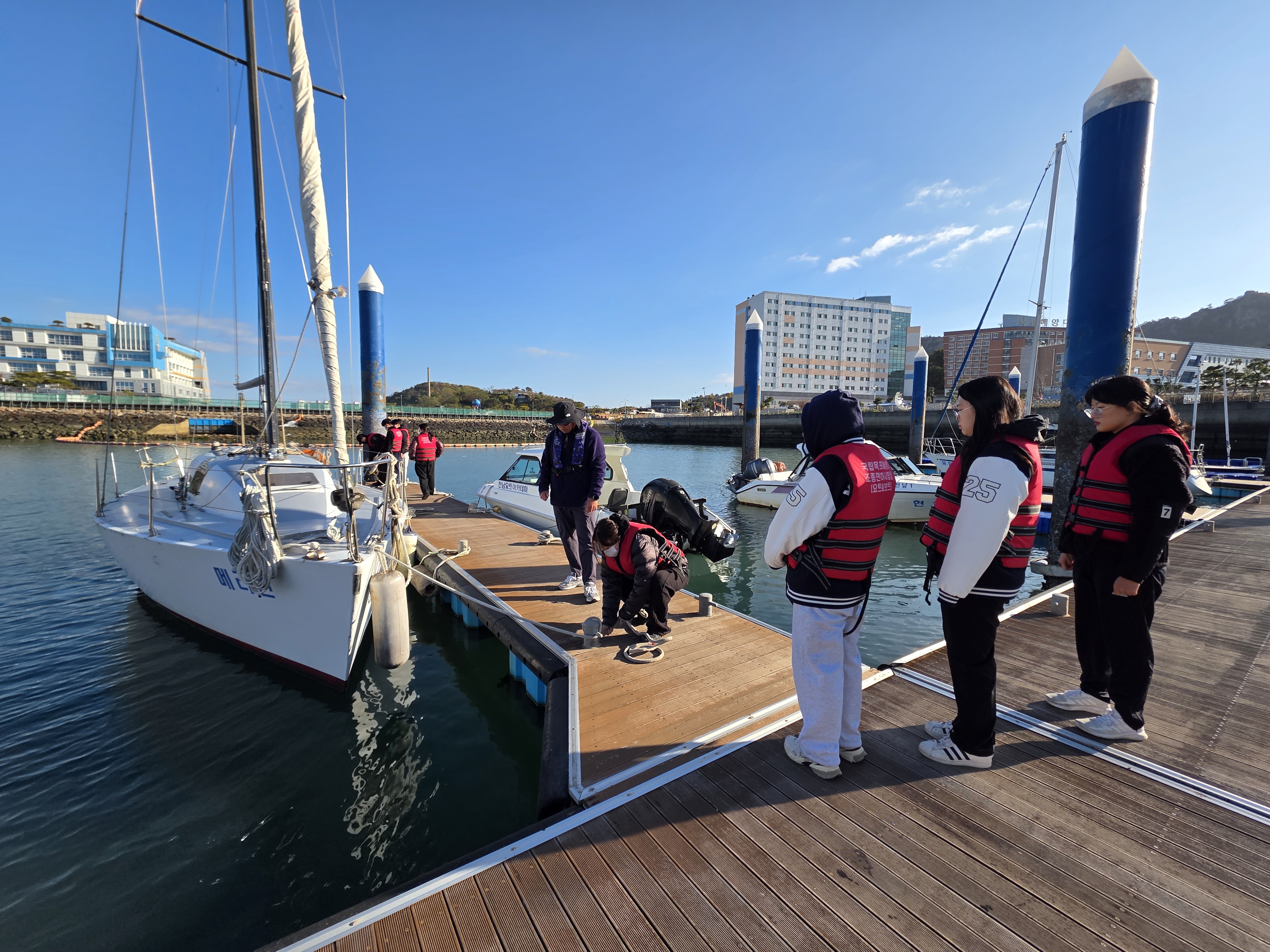 스마트 요트 교육 프로그램 실시 첨부이미지 : 요트 실기교육.jpg 